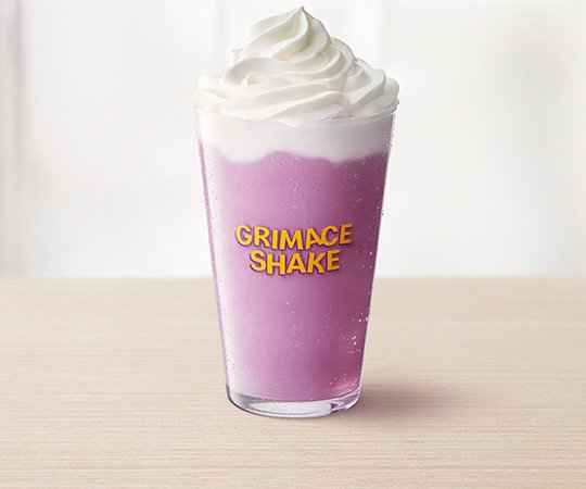 Grimace Shake z bitą śmietanką